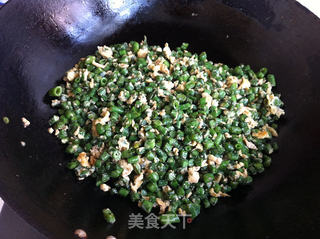 鸡蛋虾酱炒豆角的做法步骤:7