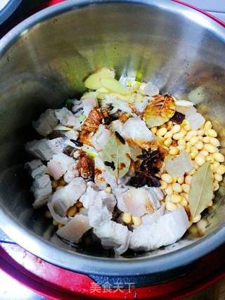 黄豆红烧肉的做法步骤:4