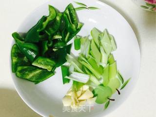 家常土豆片的做法步骤：2
