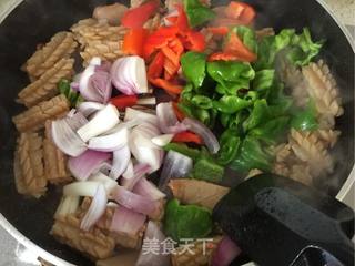 洋葱炒鱿鱼卷的做法步骤:9