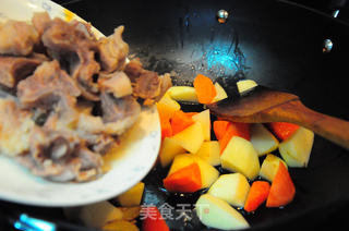 土豆咖喱牛肉--附做土豆不散的小窍门的做法步骤:10