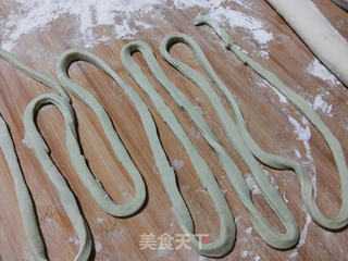 白菜猪肉水饺的做法步骤:11