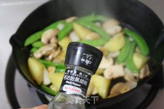 【嫩煎牛排佐杂蔬】:美味牛排的秘密的做法步骤:16