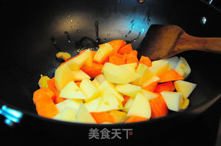 土豆咖喱牛肉--附做土豆不散的小窍门的做法步骤:9