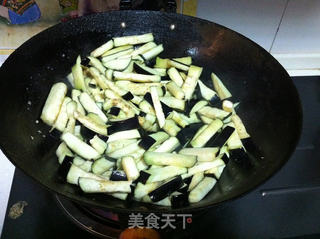 辣椒炒茄子的做法步骤:3