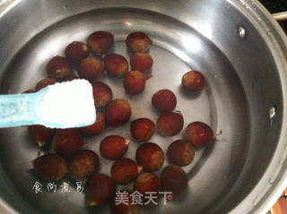 水煮咸香板栗的做法步骤:3