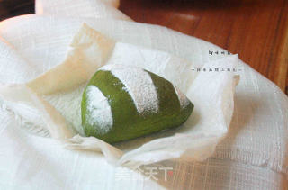 【抹茶麻糬三角包】:属于春天的面包的做法步骤:21