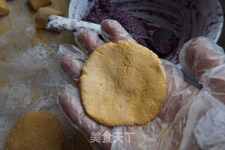 软糯香甜南瓜紫薯饼的做法步骤:9