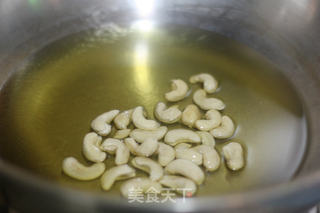 五彩虾仁鳕鱼粒的做法步骤:5