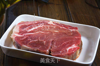 腌汁肉眼牛排的做法步骤:3
