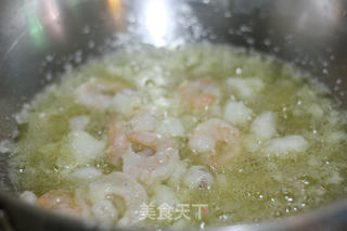 五彩虾仁鳕鱼粒的做法步骤:7