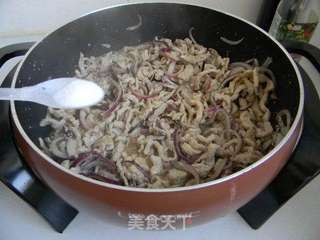 小炒里脊肉丝的做法步骤:4