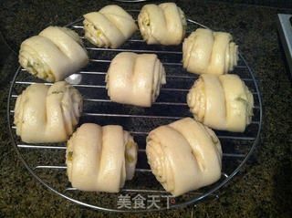 葱香花卷的做法步骤:11