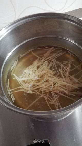 凉拌牛蒡三丝的做法步骤:5