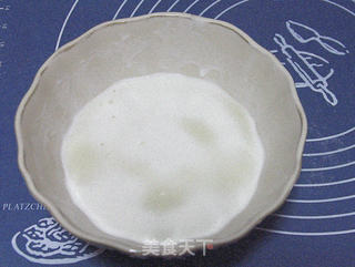 【抹茶麻糬三角包】:属于春天的面包的做法步骤:4