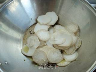木耳炒杏鲍菇的做法步骤:4