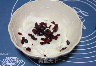 【抹茶麻糬三角包】:属于春天的面包的做法步骤:5