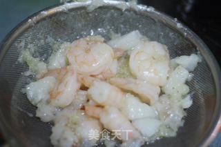 五彩虾仁鳕鱼粒的做法步骤:8