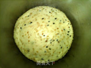 南瓜子芝麻面包的做法步骤:8