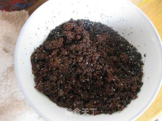 红糖芝麻三角包的做法步骤:2