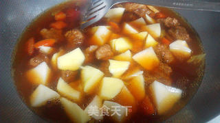 土豆炖牛腩的做法步骤:8