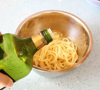 【香蒜番茄烤鸡腿配意面】:最省事的美味料理的做法步骤:8