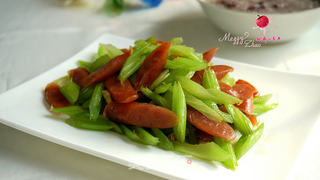 香肠炒芹菜的做法步骤:12
