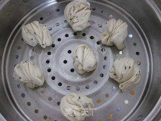 黑芝麻腐乳花卷的做法步骤:13