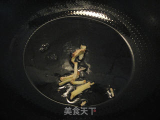 香肠炒芹菜的做法步骤:7
