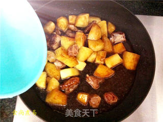 话梅排骨焖土豆的做法步骤:9