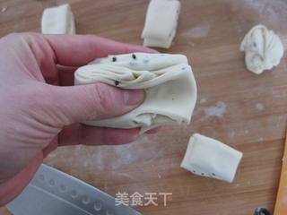 黑芝麻腐乳花卷的做法步骤:9