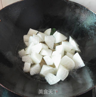 香菇肉丸焖萝卜的做法步骤:6
