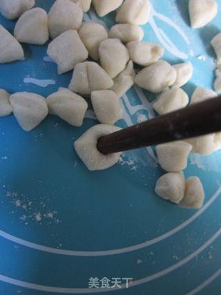 让你胃口大开的风味面食——酸辣窝窝面的做法步骤:4
