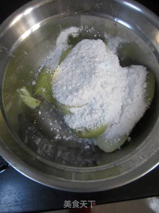 宝贝最爱的风味小吃——榨菜土豆饼的做法步骤:2