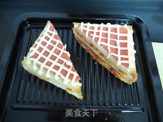 火腿番茄蛋三明治的做法步骤:18