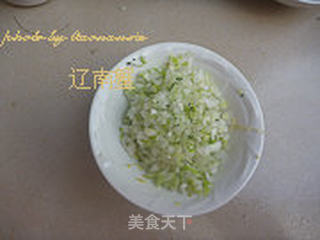 酸汤酥肉元宝饺的做法步骤:4