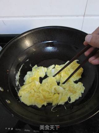 美味下饭菜——香菇剁椒炒蛋的做法步骤:2