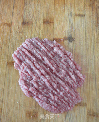 五彩小肉饼的做法步骤:2