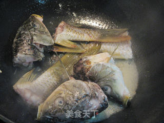 鱼头鱼尾豆腐丝汤的做法步骤:5