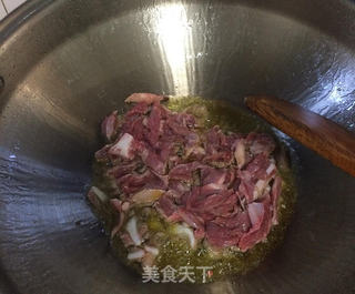 新疆抓饭的做法步骤:3