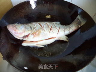 豆腐鲈鱼的做法步骤:2