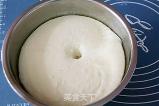 三重奶酪金枪鱼披萨:从零开始自制美味披萨(附披萨酱的做法和饼胚的保存)的做法步骤:12