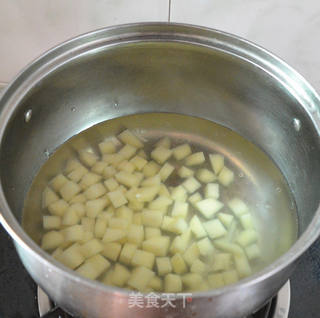 土豆胡萝卜沙拉丁的做法步骤:4