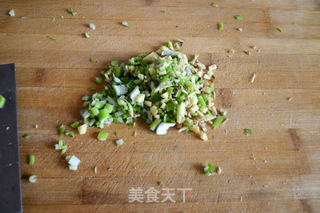 白菜元宝水饺的做法步骤:5