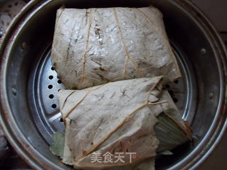 粤式早茶经典茶点——荷香糯米鸡的做法步骤:5