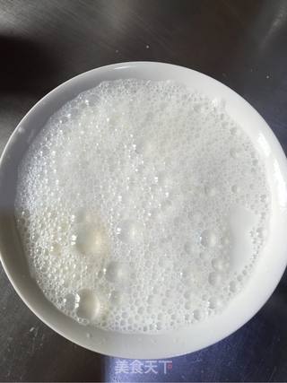 草莓牛奶蛋白甜羹的做法步骤:6