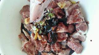 叉烧肉烩口蘑的做法步骤:3