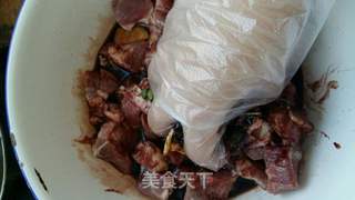叉烧肉烩口蘑的做法步骤:4