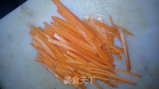 ‘凉拌’三宝――胡萝卜莴笋拌肉干丝的做法步骤:4