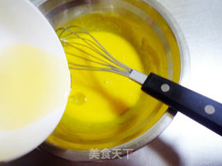 酸奶戚风纸杯蛋糕的做法步骤:4